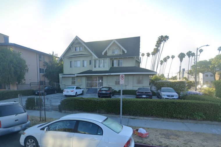 Los Angeles Firefighters Successfully Extinguish Blaze at Vacant Harvard Heights Home