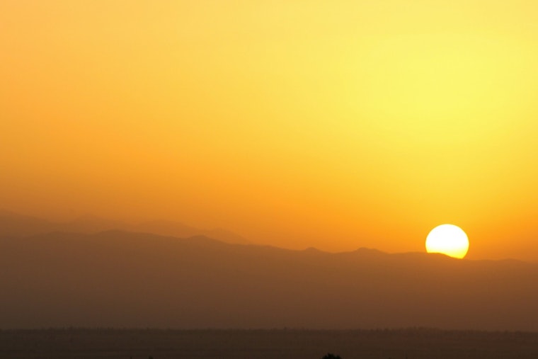 Los Angeles Issues Excessive Heat Warning; Public Cooling Centers Extend Hours Amidst Soaring Fourth of July Temperatures