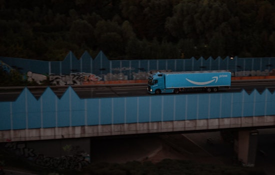 Major I-10 Westbound Crash Involving Amazon Truck Causes Severe Delays in East Bexar County