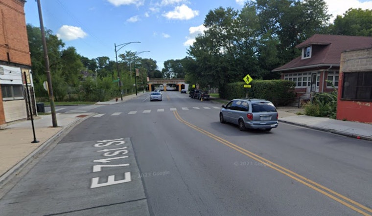 Man Fatally Shot in Chicago's Greater Grand Crossing Neighborhood, Investigation Underway