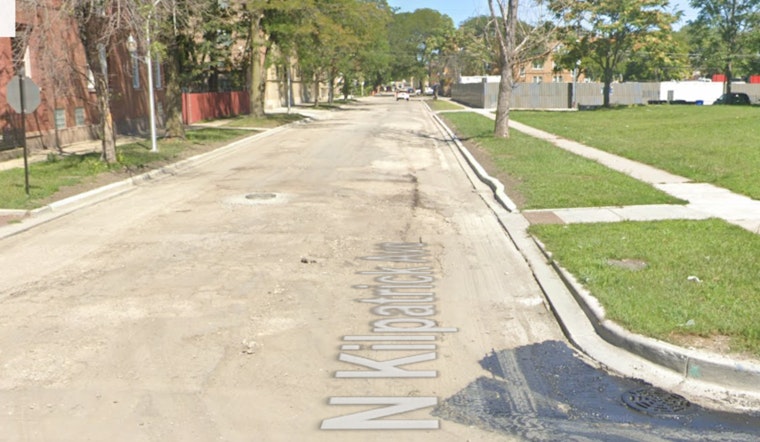 Man Fatally Shot While Seated in Car in Chicago's West Garfield Park, Gunmen at Large