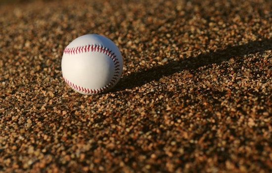 Mariners Lose Grip in 10th Inning Against Blue Jays, Series Win Streak Ends in Seattle