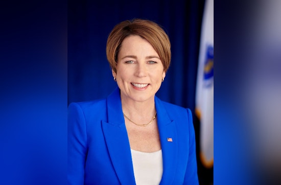 Massachusetts Governor Healey Cautiously Advises Biden on Reelection Bid Amidst Democratic Divisions