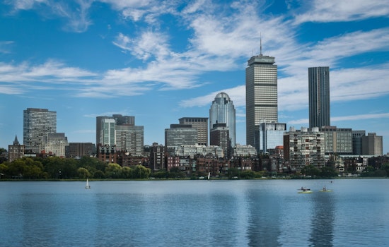 Massachusetts Senate Approves Amendment to Bring Back Happy Hour, Fate in State House Uncertain