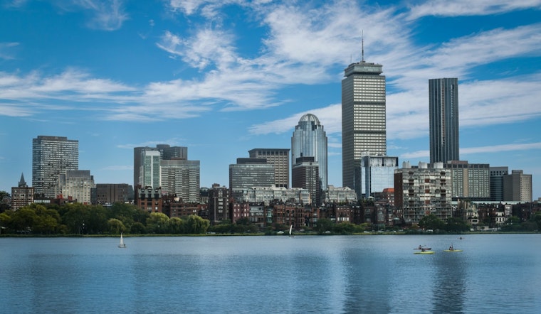 Massachusetts Senate Approves Amendment to Bring Back Happy Hour, Fate in State House Uncertain