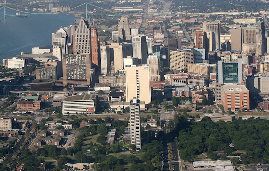 Metro Detroit Basks in Warm Weekend Weather Before Showers Threaten Workweek Calm