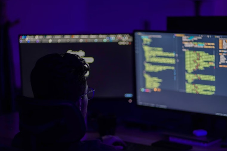 Michigan Grapples with Tech Outages Affecting Healthcare, Airports, and Border Operations