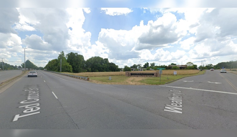 Motorcyclist Hospitalized After Single-Vehicle Crash in Clarksville, Police Investigate