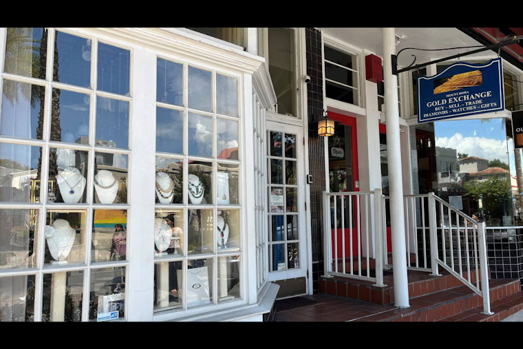 Mount Dora Police Seek Quartet Suspected in $27K Jewelry Heist at Local Shop