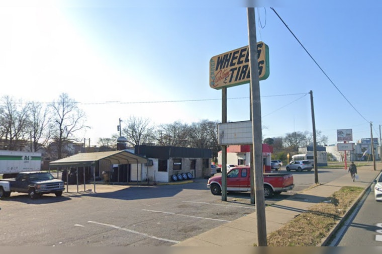 Nashville Woman Attacked, Suspect Detained by Locals in Attempted Carjacking at Auto Shop