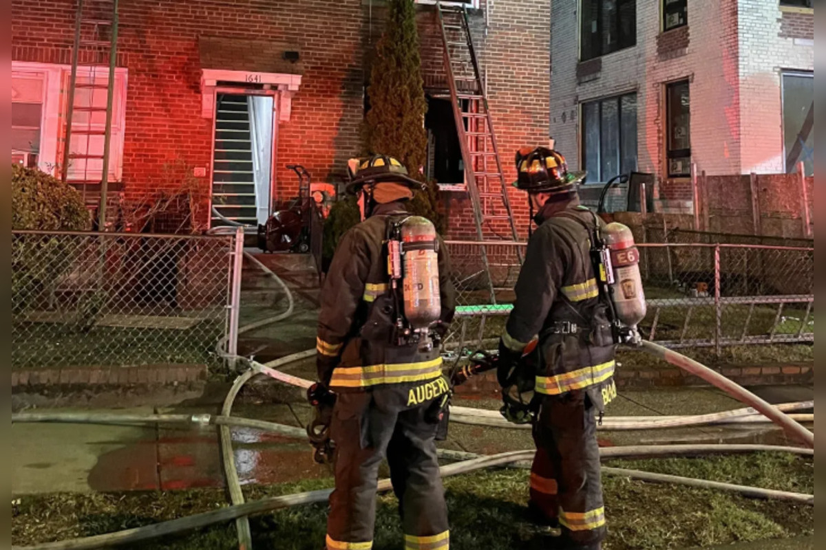 No Injuries Reported in Early Morning Apartment Fire in Northeast