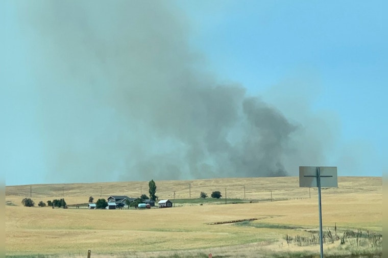 Oregon Mobilizes Task Forces as Larch Creek Fire Expands to 2,500 Acres Near The Dalles, Governor Kotek Invokes Emergency Act