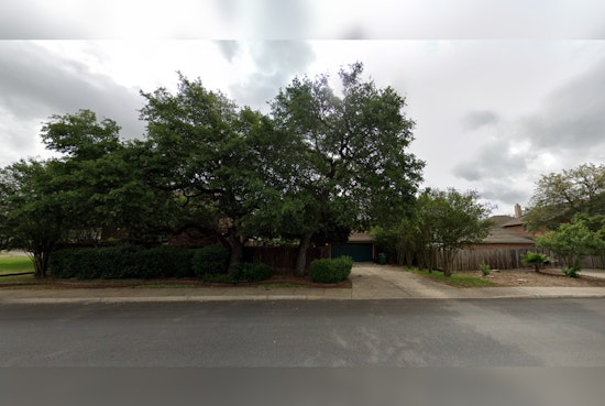 San Antonio Firefighters Extinguish Blaze at North Side Home, Protect Surrounding Area