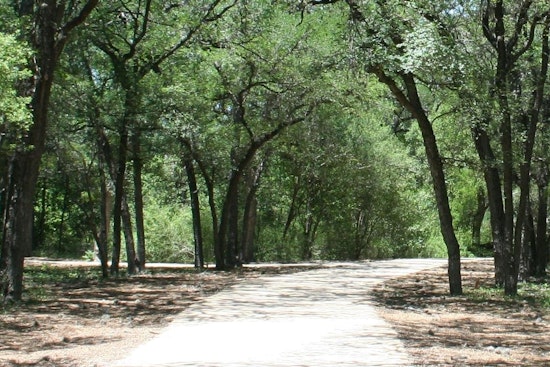 San Antonio's Downtown Run Group Halts Weeknight Jogs in Brackenridge Park Over Safety Issues
