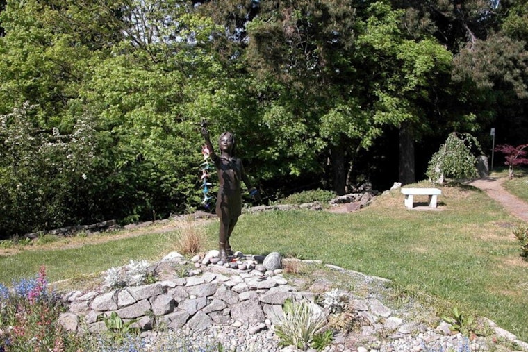 Seattle Authorities Appeal for Information on Stolen Sadako Sasaki Statue in University District
