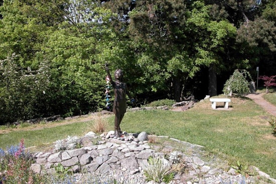 Seattle Authorities Appeal for Information on Stolen Sadako Sasaki Statue in University District