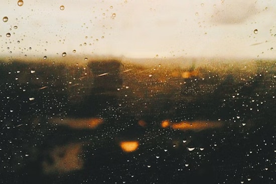 Seattle Braces for Mix of Rain and Sunshine This Week, NWS Predicts Improving Weather Ahead
