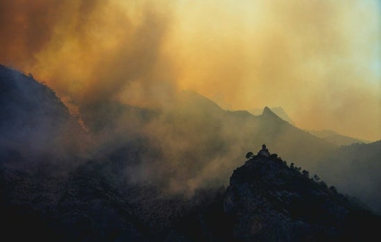 Smoke from Canadian Wildfires Affects Chicago's Air Quality, Raises Health Concerns