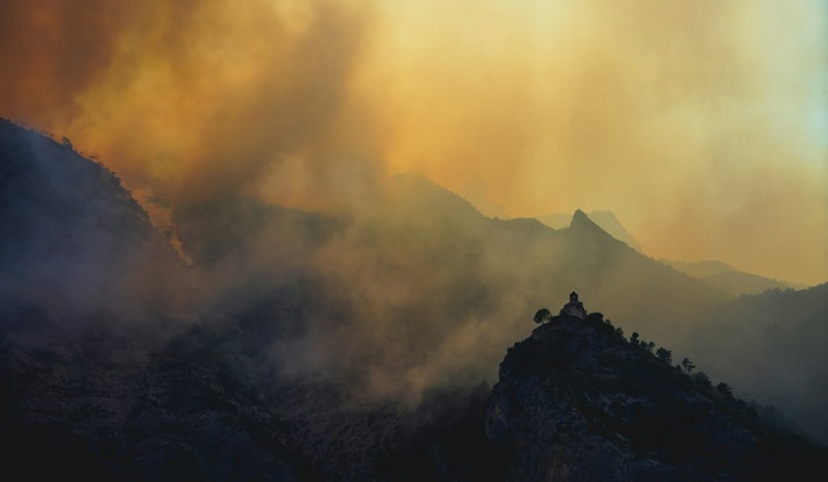 Smoke from Canadian Wildfires Affects Chicago's Air Quality, Raises Health Concerns