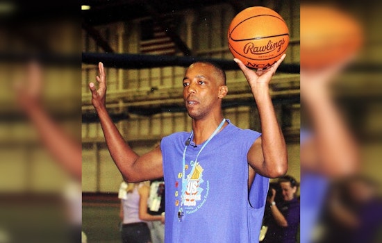 Spurs Legend Sean Elliott's Heart Condition Detected by Apple Watch, Prompting Swift Medical Response in San Antonio