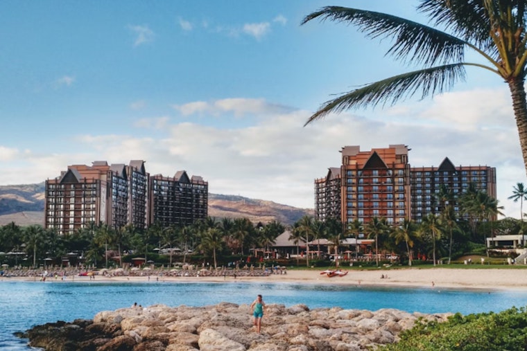 Steady Trade Winds Give Way to Calm, Dry Weather in Hawaiian Islands