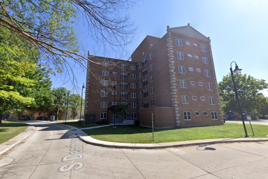 Two Women Injured in Unintended Shooting on Chicago's South Side, Suspects at Large