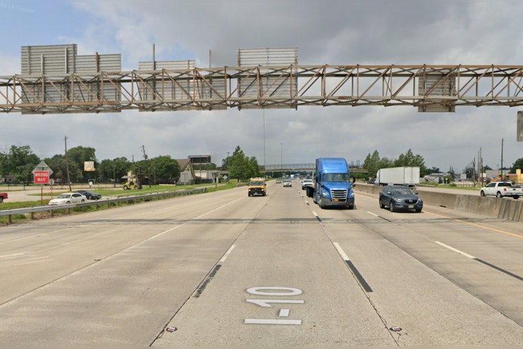Unexpected Delays on Houston's I-10 as Rogue Spools Block Traffic Near Wayside Drive