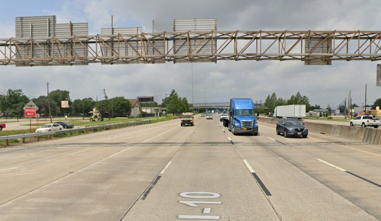 Unexpected Delays on Houston's I-10 as Rogue Spools Block Traffic Near Wayside Drive