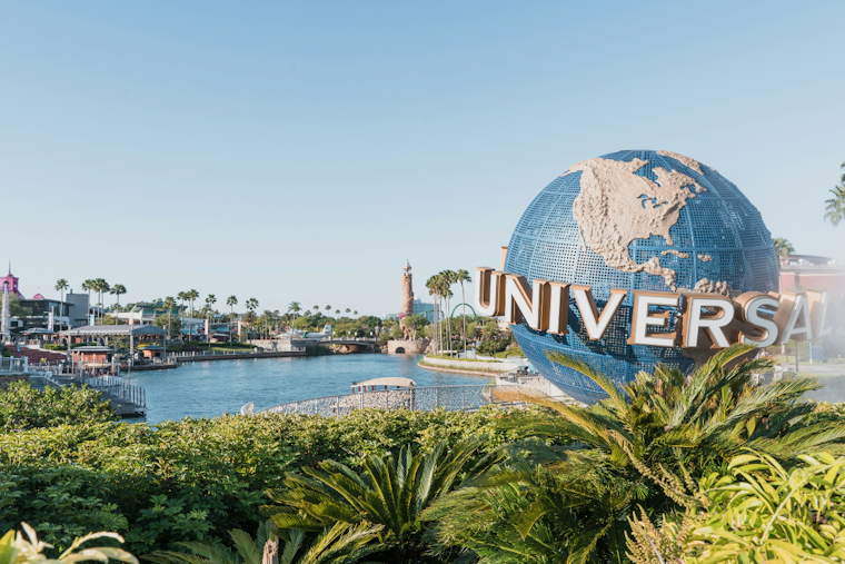 Universal Orlando Seeks Passionate Superfans for New Vlog-Style YouTube Series 'The Fanny Pack'