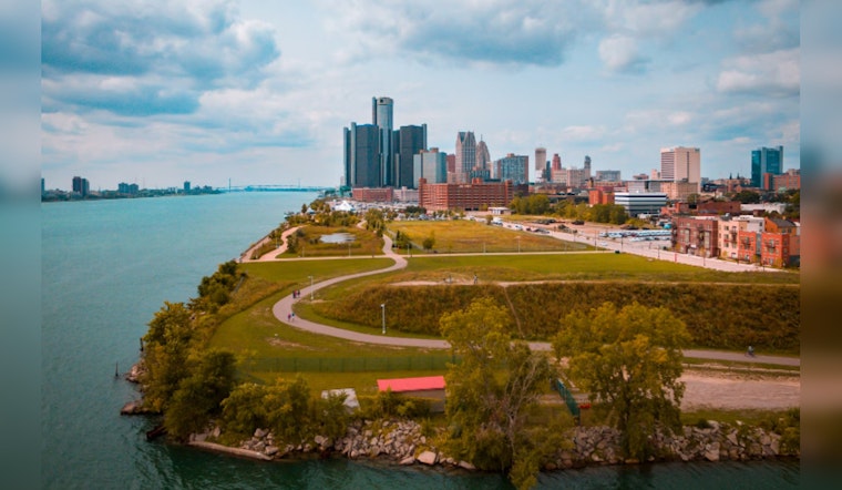 Detroit Anticipates Mixed Weather with Sunny Days and Possible Showers