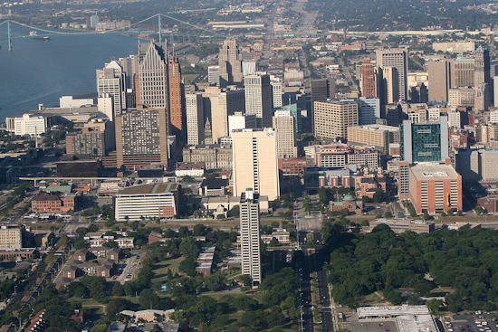 Variable Weather on the Horizon for Detroit: Sunny Skies to Rain Showers This Week