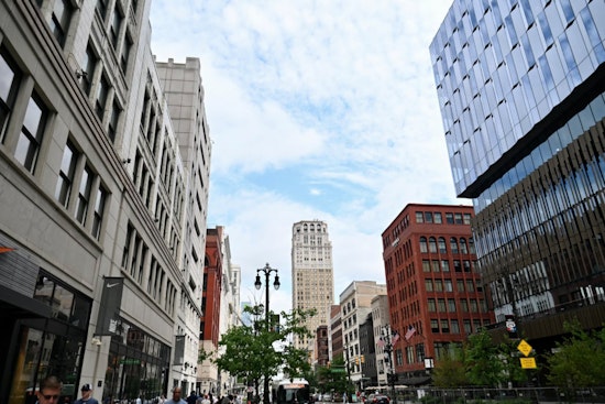 Warm Week Ahead for Detroit with Mid-Week Showers and Thunderstorms in the Forecast