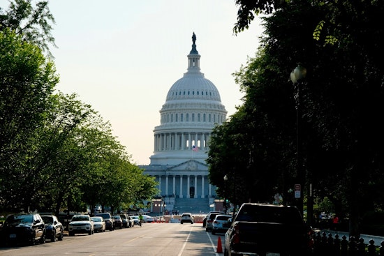 Washington D.C. Braces for Showers and Thunderstorms, Brighter Weekend Ahead