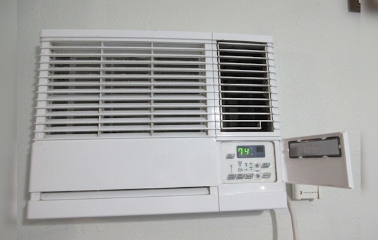 Watts Senior Citizens Receive Free AC Units in LADWP's "Cool LA Heat Relief for Seniors" Event Amidst High Temperatures