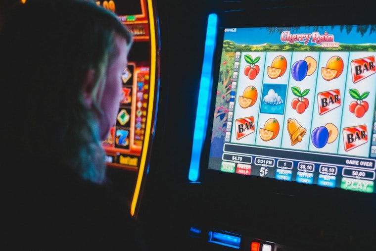 Will County Board Reverses Ban on Video Gaming in Unincorporated Areas, Seeks Economic Boost despite Opposition