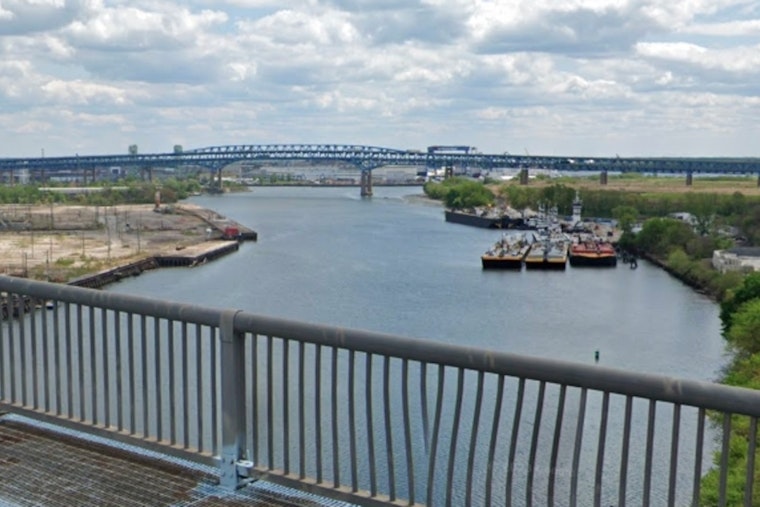 12 Party-goers Safely Rescued from Schuylkill River Following Boat Distress Near Platt Bridge
