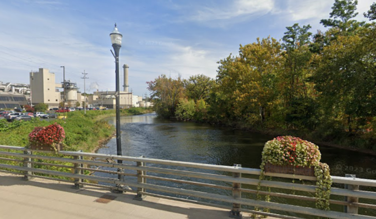 25 Kayakers Rescued from Kalamazoo River in Otsego Township; Safety Gear Credited with Positive Outcome