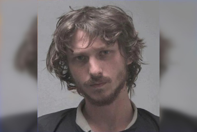 28-Year-Old Man Fatally Stabbed Behind Newnan Strip Mall, Suspect Charged with Murder