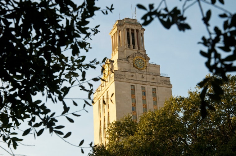 8,000 New Longhorns Settle In During University of Texas at Austin's Mooov-In Day
