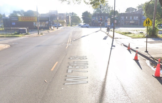 One Dead, Two Injured in Chicago's Grand Crossing Neighborhood Shooting, Suspects Still At Large