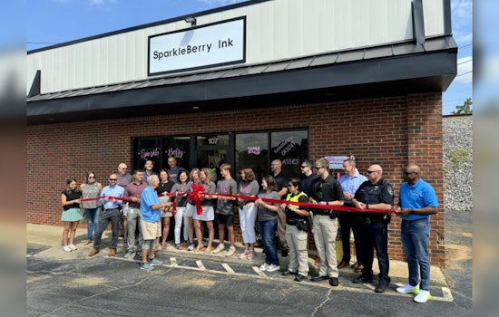 Acworth Welcomes New Craft Store SparkleBerry INK with Ribbon-Cutting Ceremony