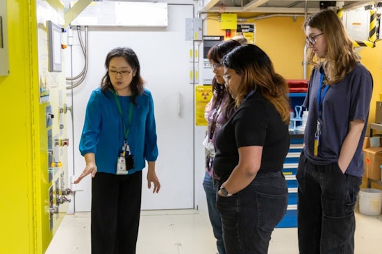 Argonne and Oak Ridge National Labs Host DOE's Prestigious National School on Neutron and X-ray Scattering