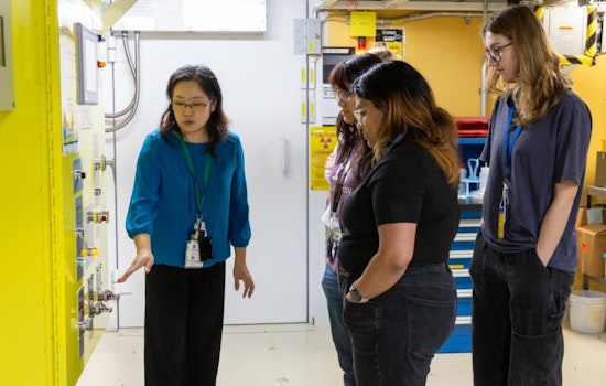 Argonne and Oak Ridge National Labs Host DOE's Prestigious National School on Neutron and X-ray Scattering