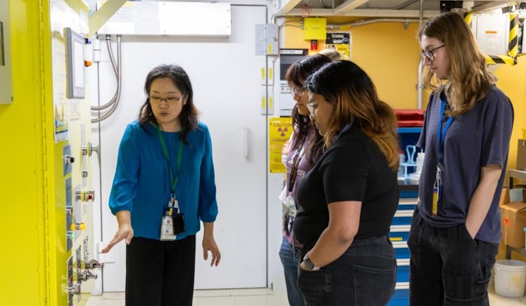 Argonne and Oak Ridge National Labs Host DOE's Prestigious National School on Neutron and X-ray Scattering