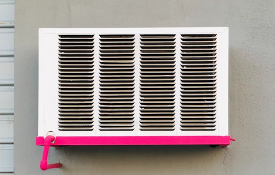 Arizona Heatwave Challenges: Buckeye Home and Phoenix Apartment Complex Struggle with AC Failures