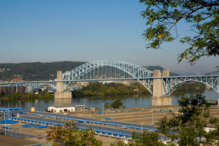 Authorities Launch Manhunt for Driver After Two-Vehicle Collision on Pittsburgh's McKees Rocks Bridge, Mother and Daughter Hospitalized