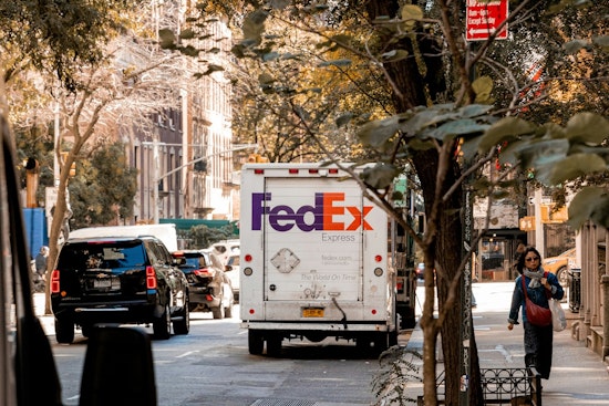 Boston Police Issue Warning as Package Thefts Rise, Advise Precautionary Measures for FedEx Deliveries