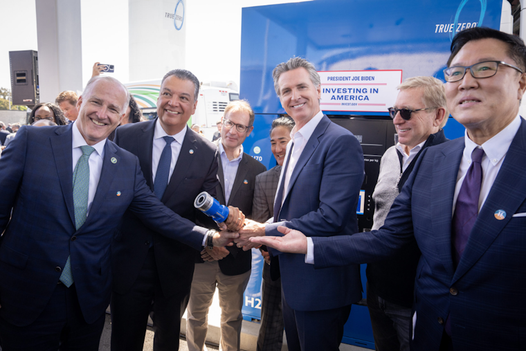 California Unveils Nation's First Renewable Hydrogen Hub in Oakland, Governor Newsom Forecasts Greener Future