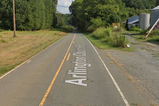 Charlotte Police Investigate Homicide After Man Found Fatally Shot in Hickory Grove Division