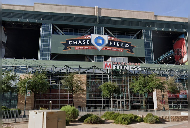 Chase Field's Cooling Woes, Arizona Diamondbacks Fans and Players Battle In-Stadium Heat in Phoenix